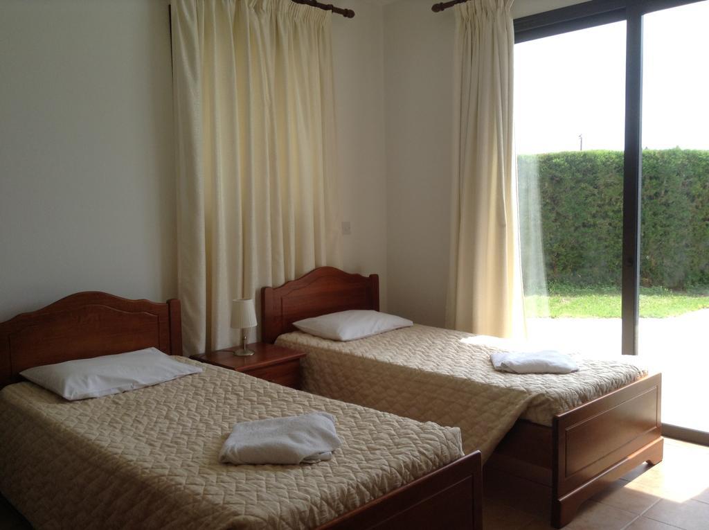 Aura Holiday Villas Paphos Kamer foto