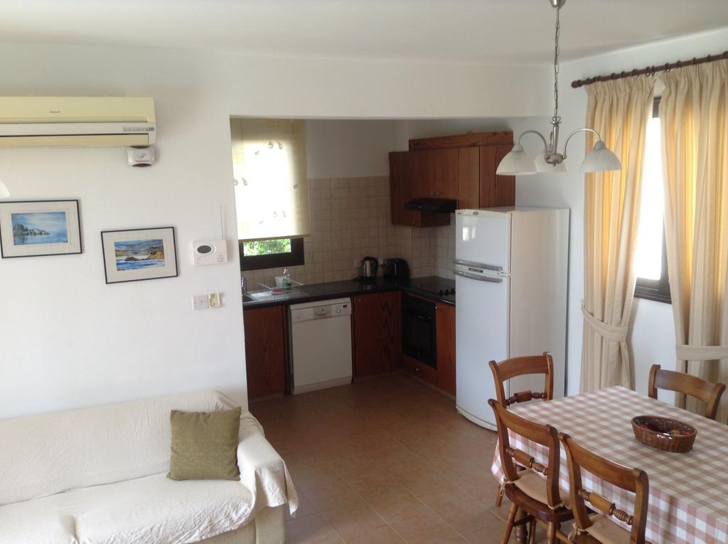 Aura Holiday Villas Paphos Kamer foto